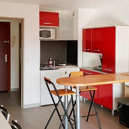 Comfortable Studio With Balcony Close To The Beach
